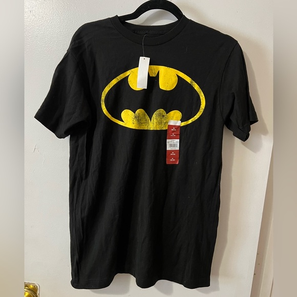NWT Batman Shirt M(38-40) - Picture 1 of 3